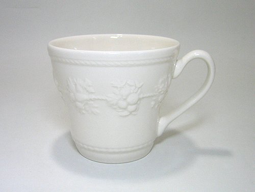 ウェッジウッド　【フェスティビティ】　クィーンズウェア　マグ　アイボリー　